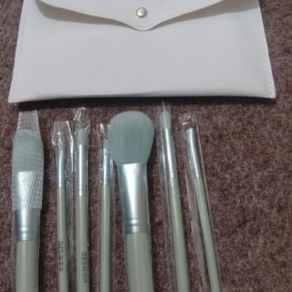 7 Pcs makeup Brush Set Complete Lip Brush Eye Shadow Loose Powder Brush Beauty Tools With Pouch (Green)